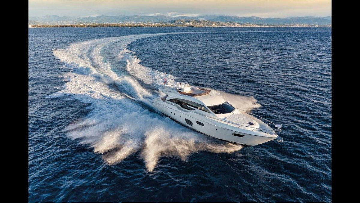 Катер Феретти Ферретти яхта