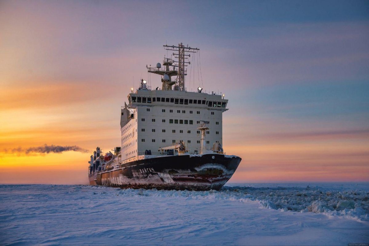 Атомные ледоколы Таймыр и Вайгач