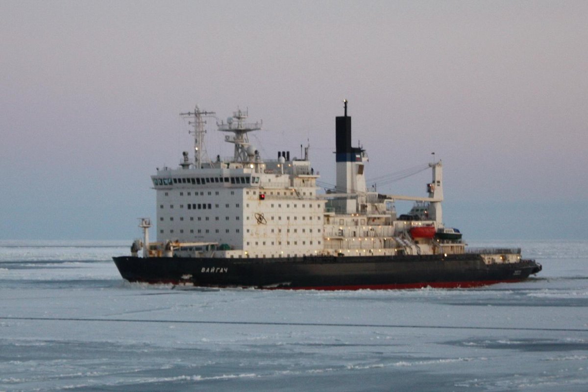 Ледокол Диксон