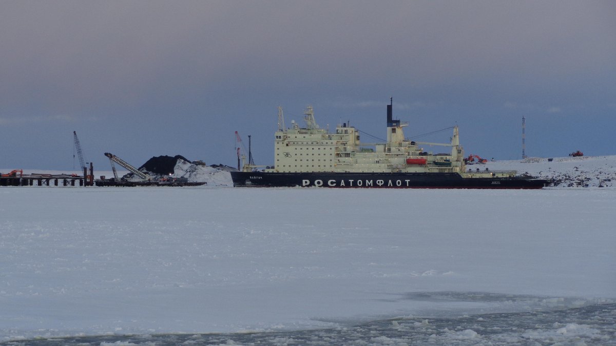Вайгач судно