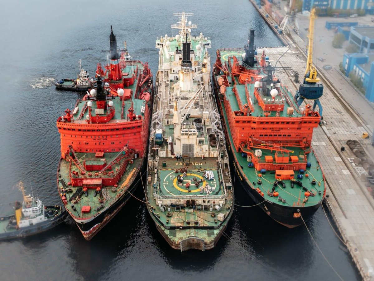 Ледокол Ямал и 50 лет Победы