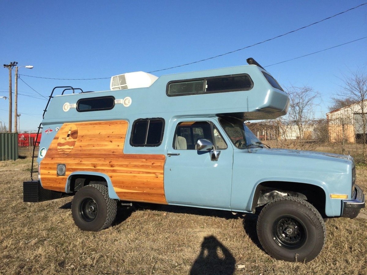 Chevrolet Suburban кемпер