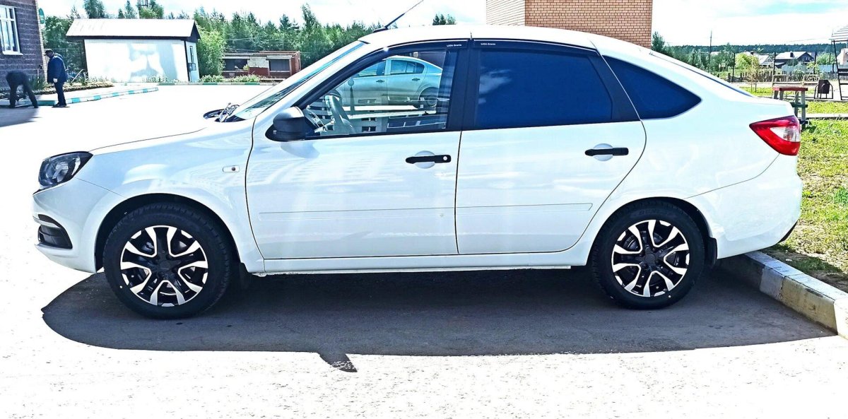 185/60 R15 на гранту лифтбек