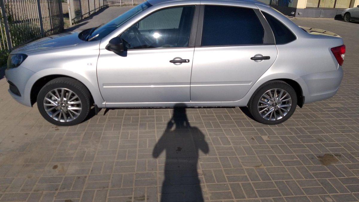 Лада Гранта Камрики r15