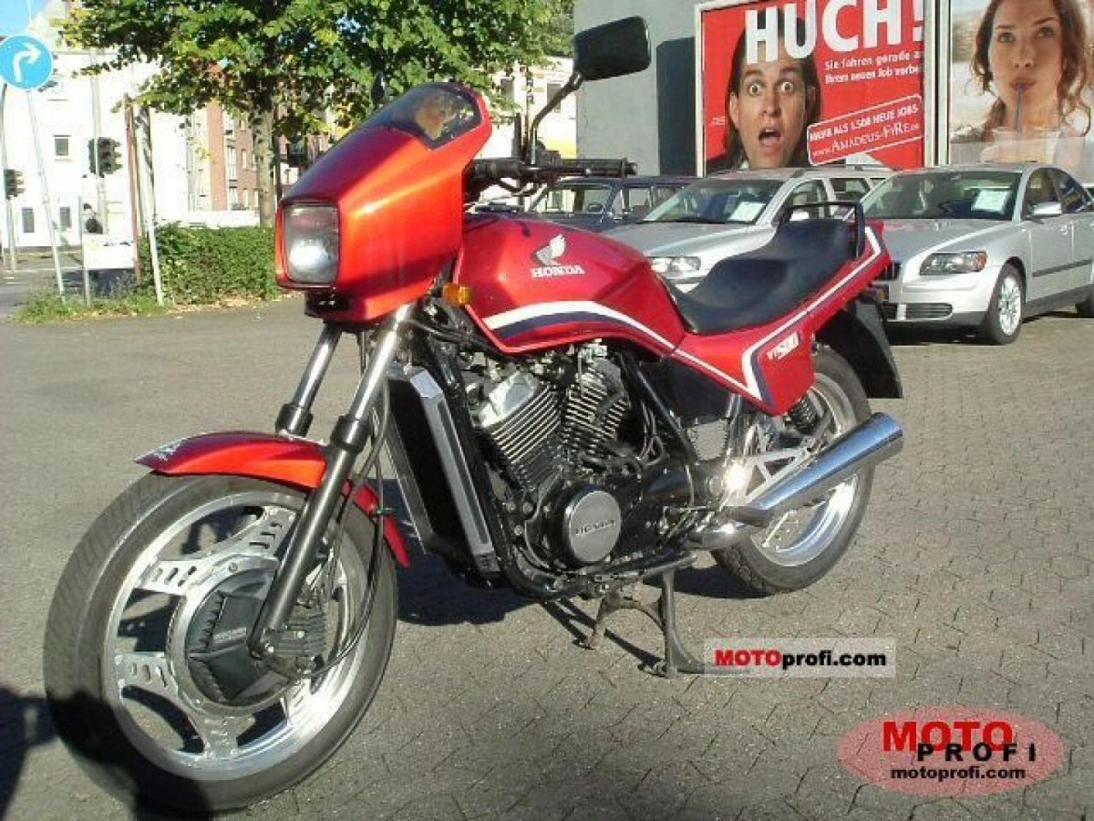 Honda vt500e