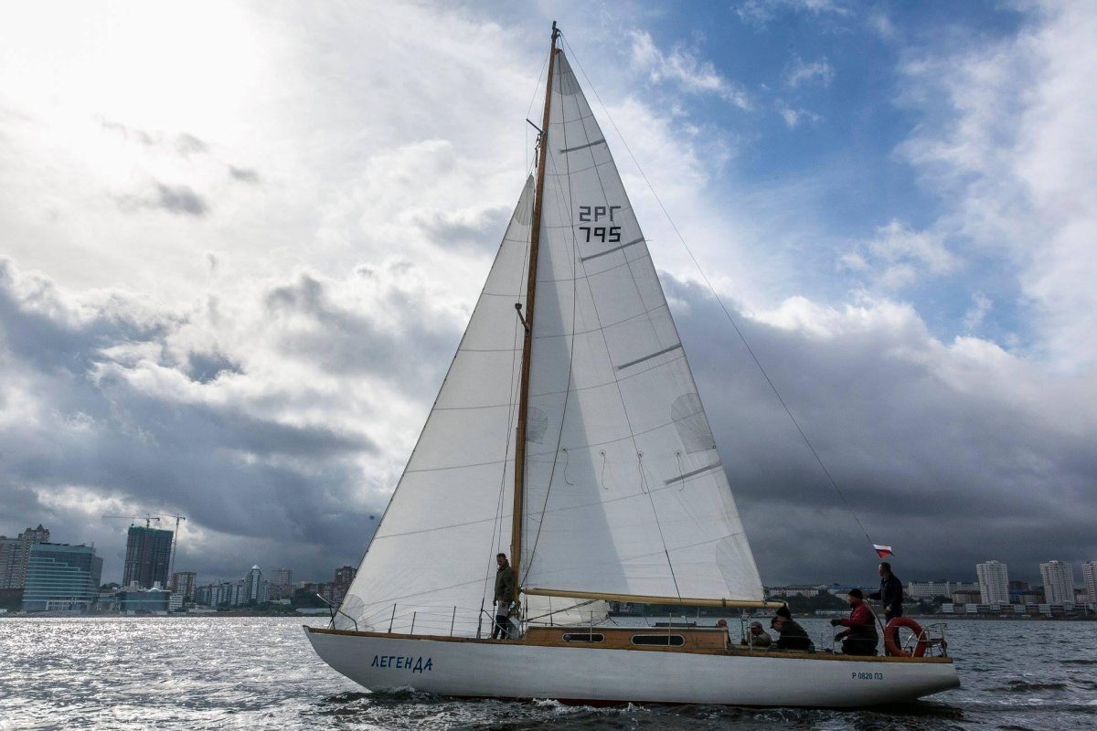 Яхта Конрад 25 р