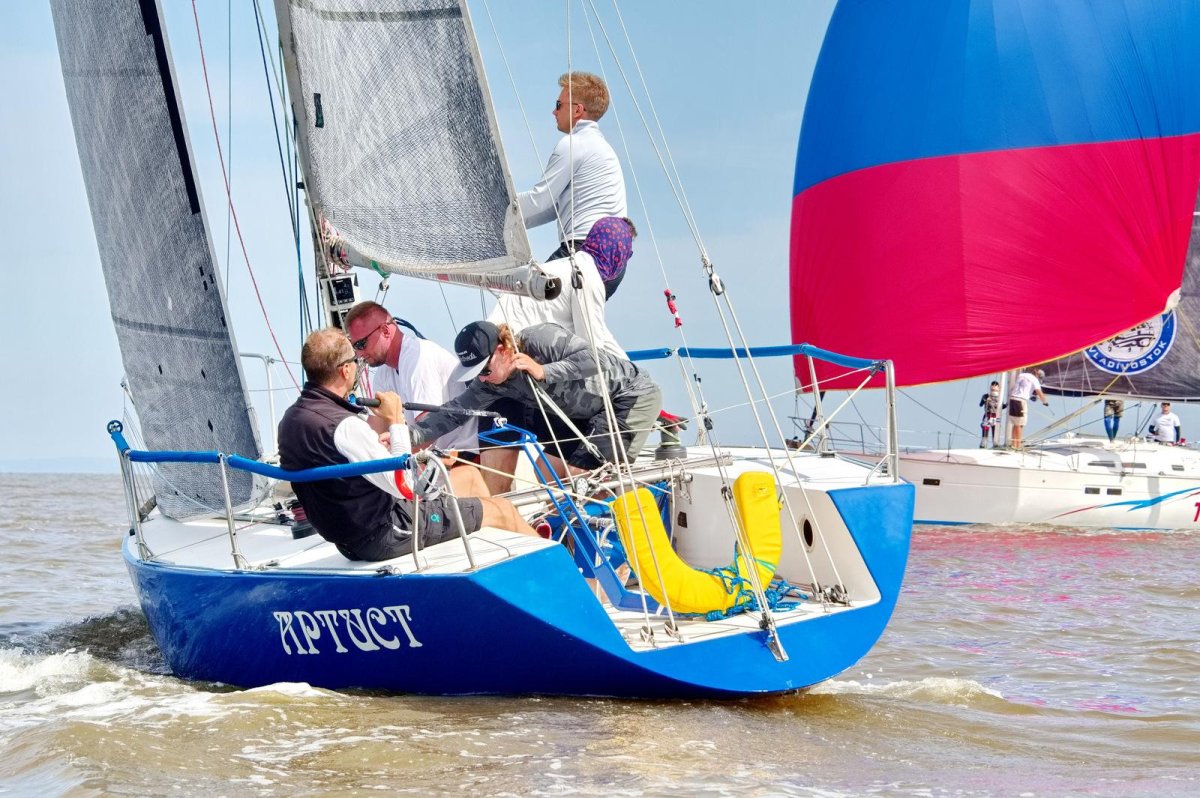 Конрад 28 яхта