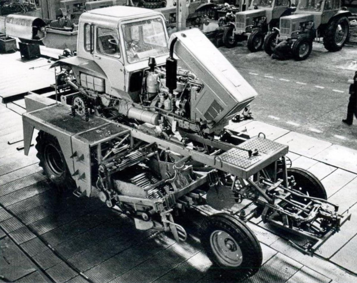 Свеклоуборочный комбайн МКК-6