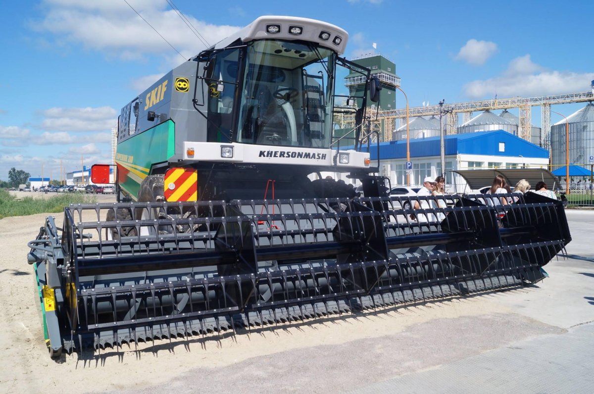 Комбайн Скиф 310