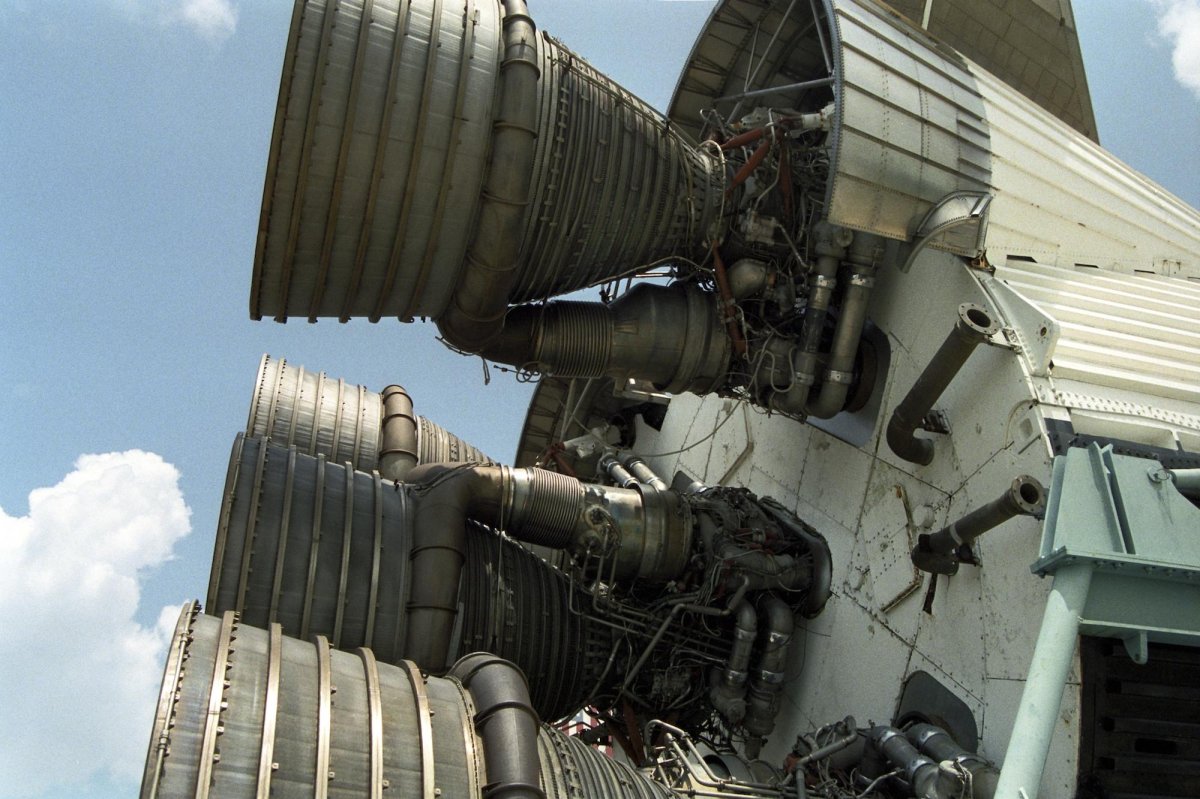Saturn 5 engine