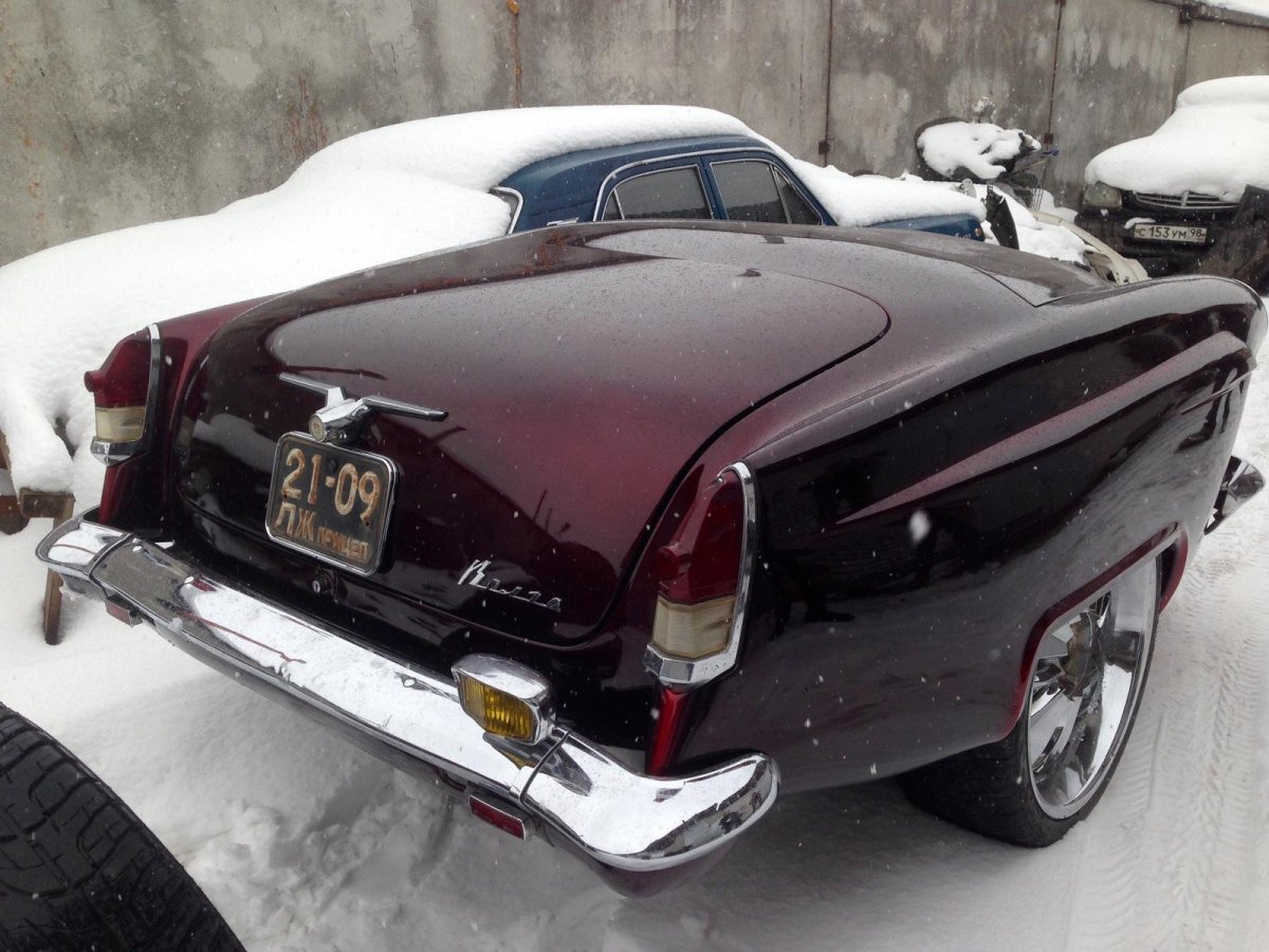 ГАЗ 21 бордовая