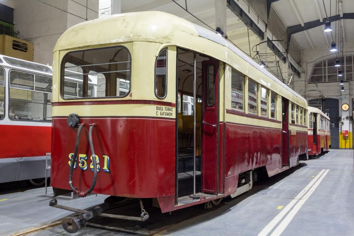 Лм-47 трамвай