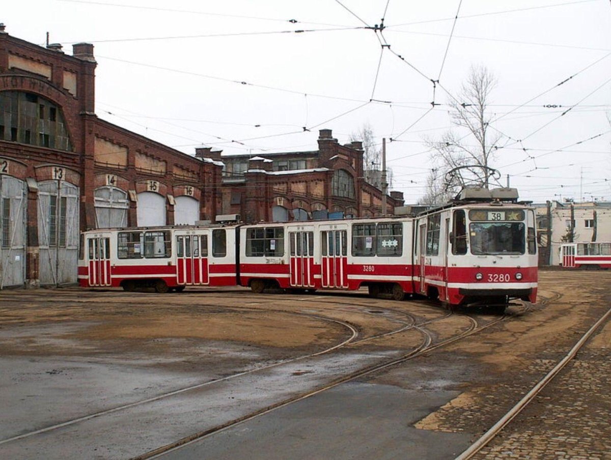 Трамвайные вагоны ЛВС-93