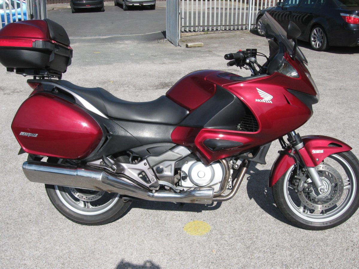 Honda nt700