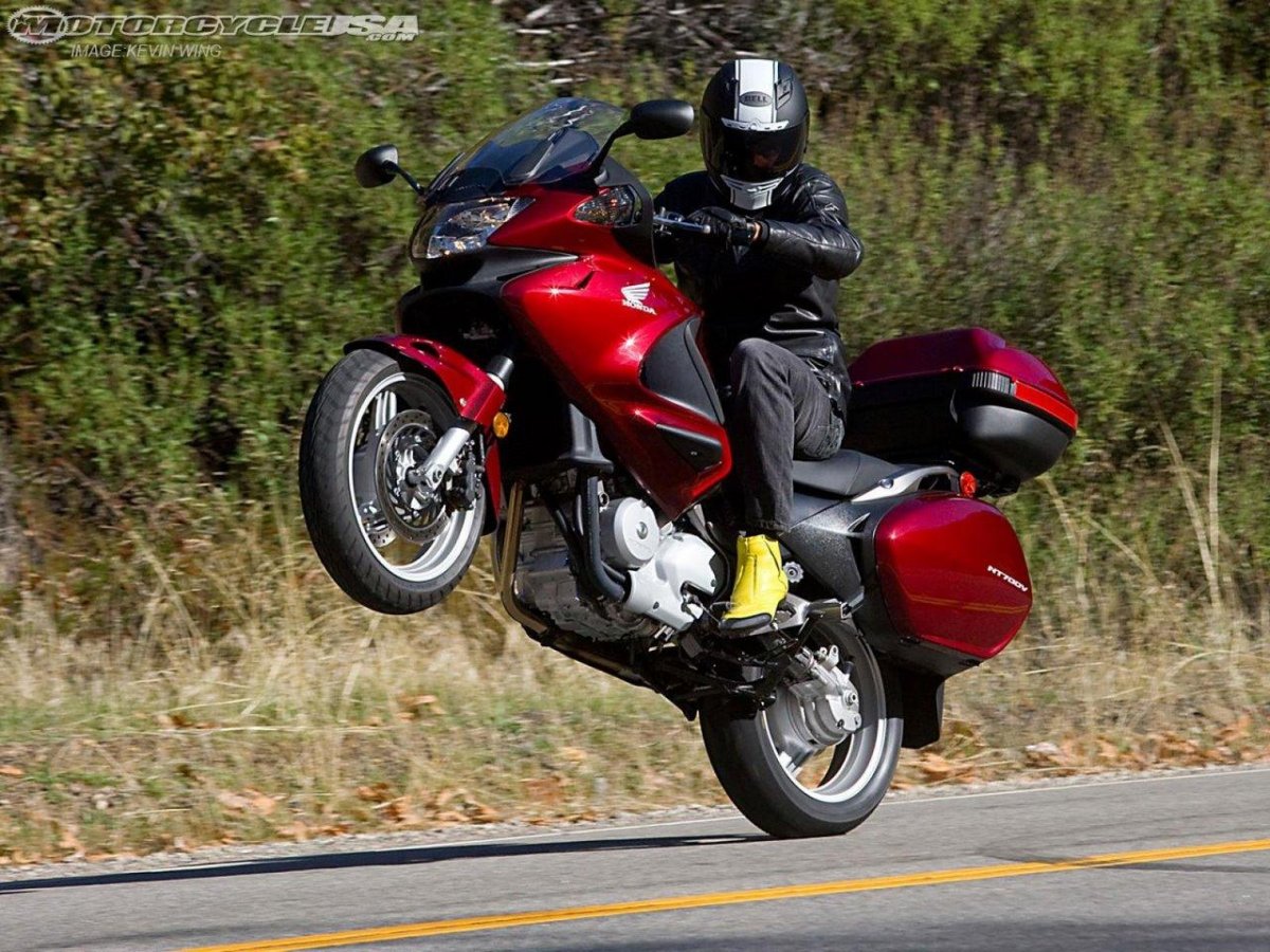 Хонда nt700v Deauville