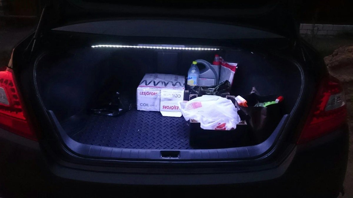 Nissan Leaf подсветка багажника