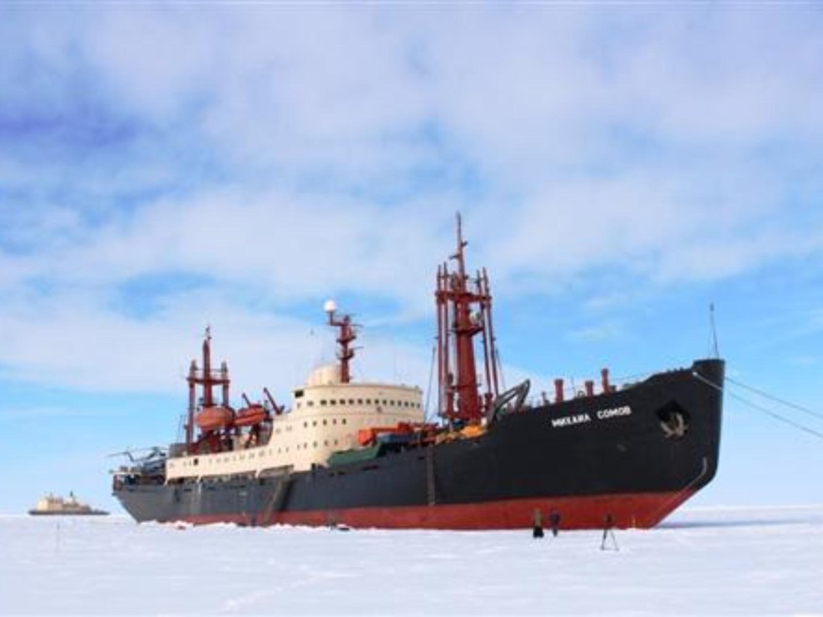 Научно-экспедиционное судно «Михаил сомов»,