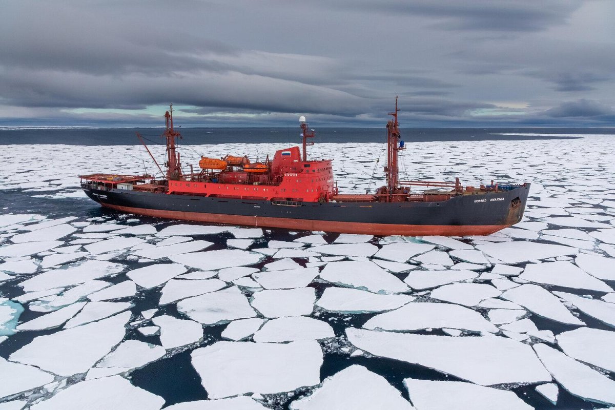 Земля Франца Иосифа ледокол