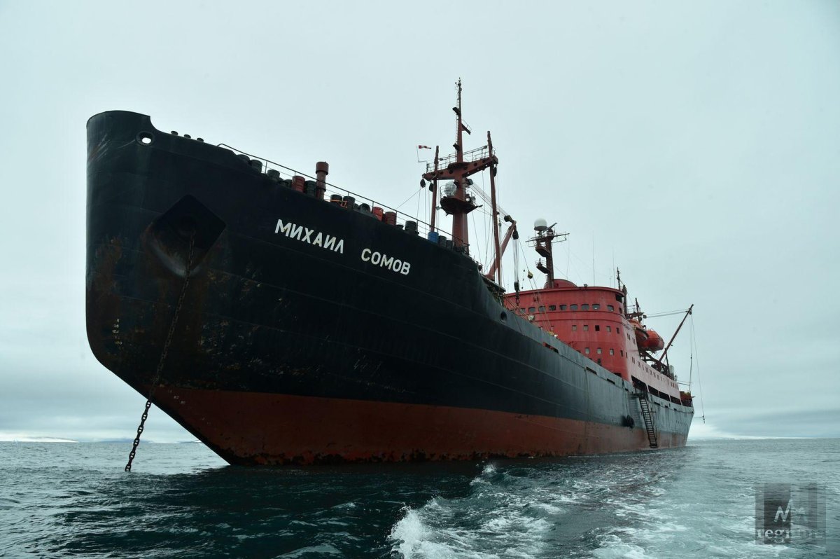 Научно-экспедиционное судно «Михаил сомов»,