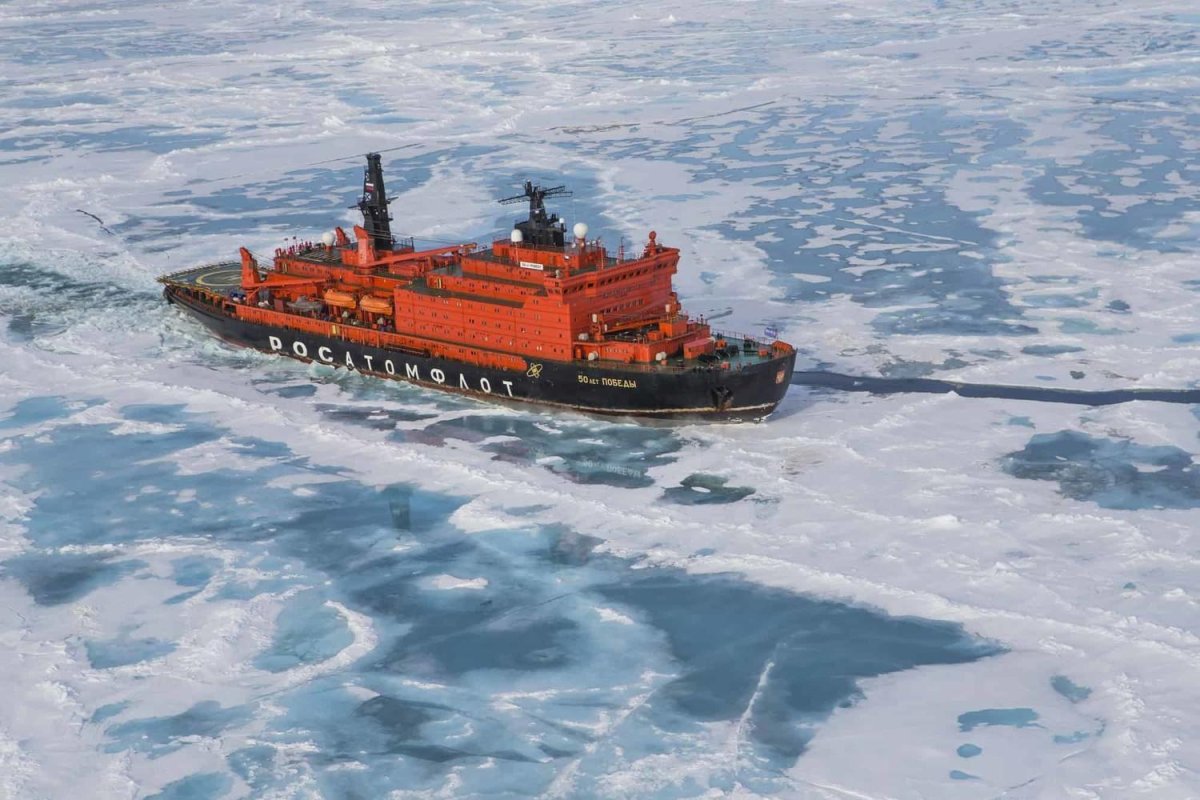 Северный Ледовитый океан ледокол