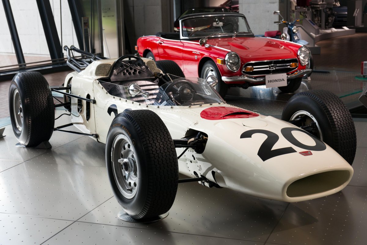 Honda ra122e v12