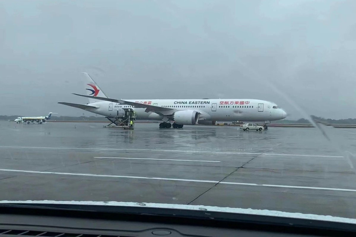 Самолет China Eastern Airlines