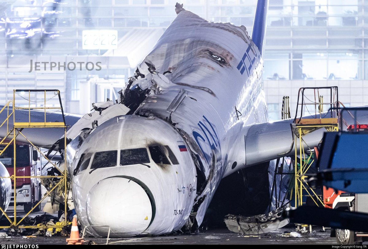 Ту-204 двухдвигательный реактивный самолёт