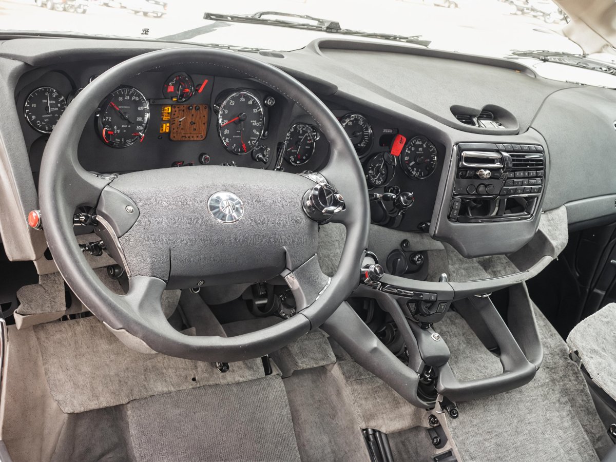 КАМАЗ 6520 Люкс кабина