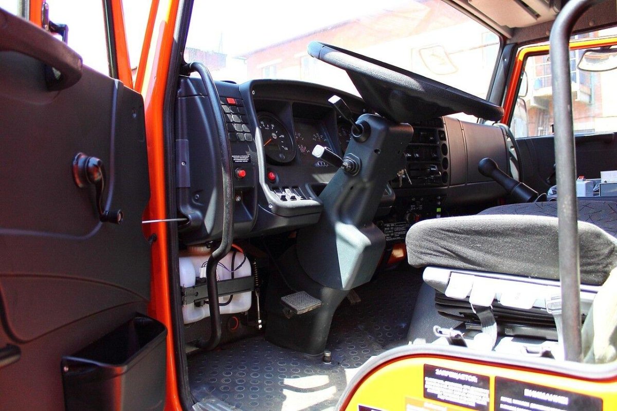 КАМАЗ 6520 салон кабины