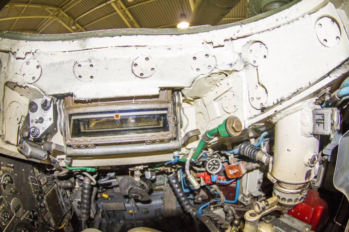 Кабина танка т 80