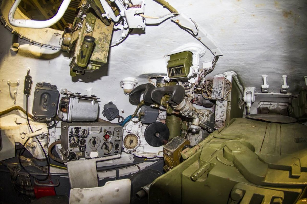 Кабина танка т 80