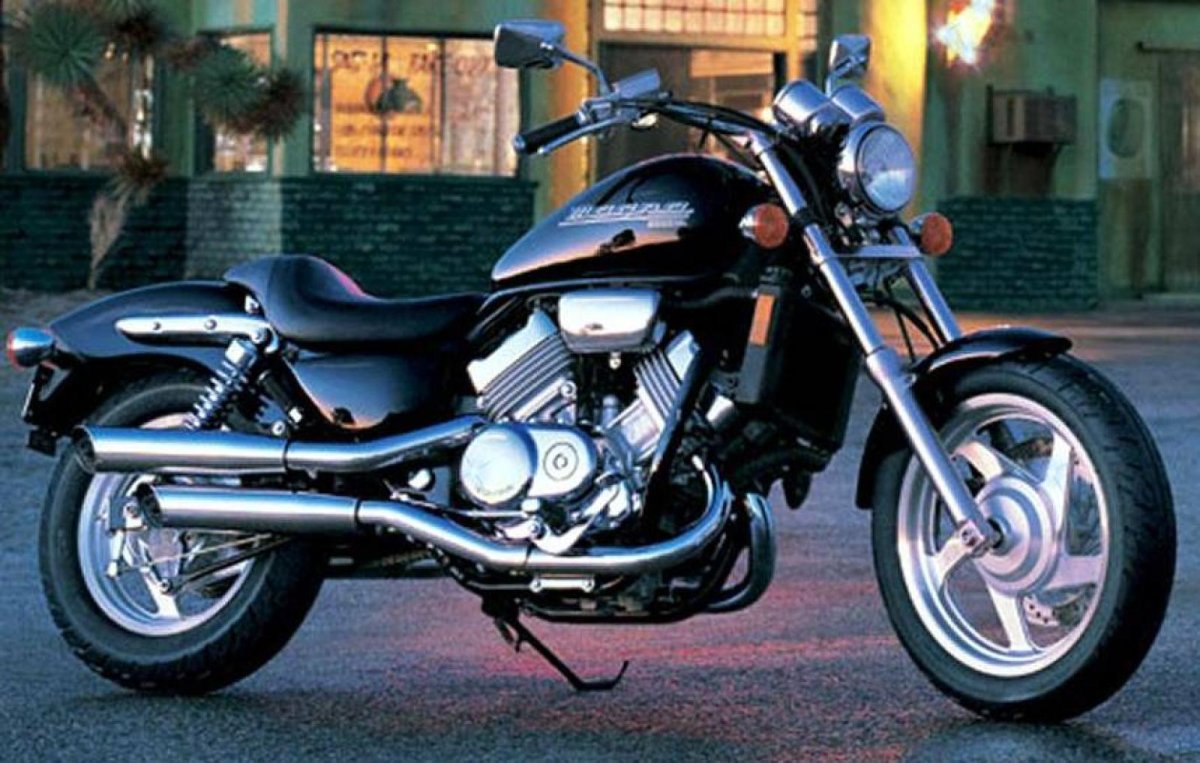 Honda vf750c Magna кастом