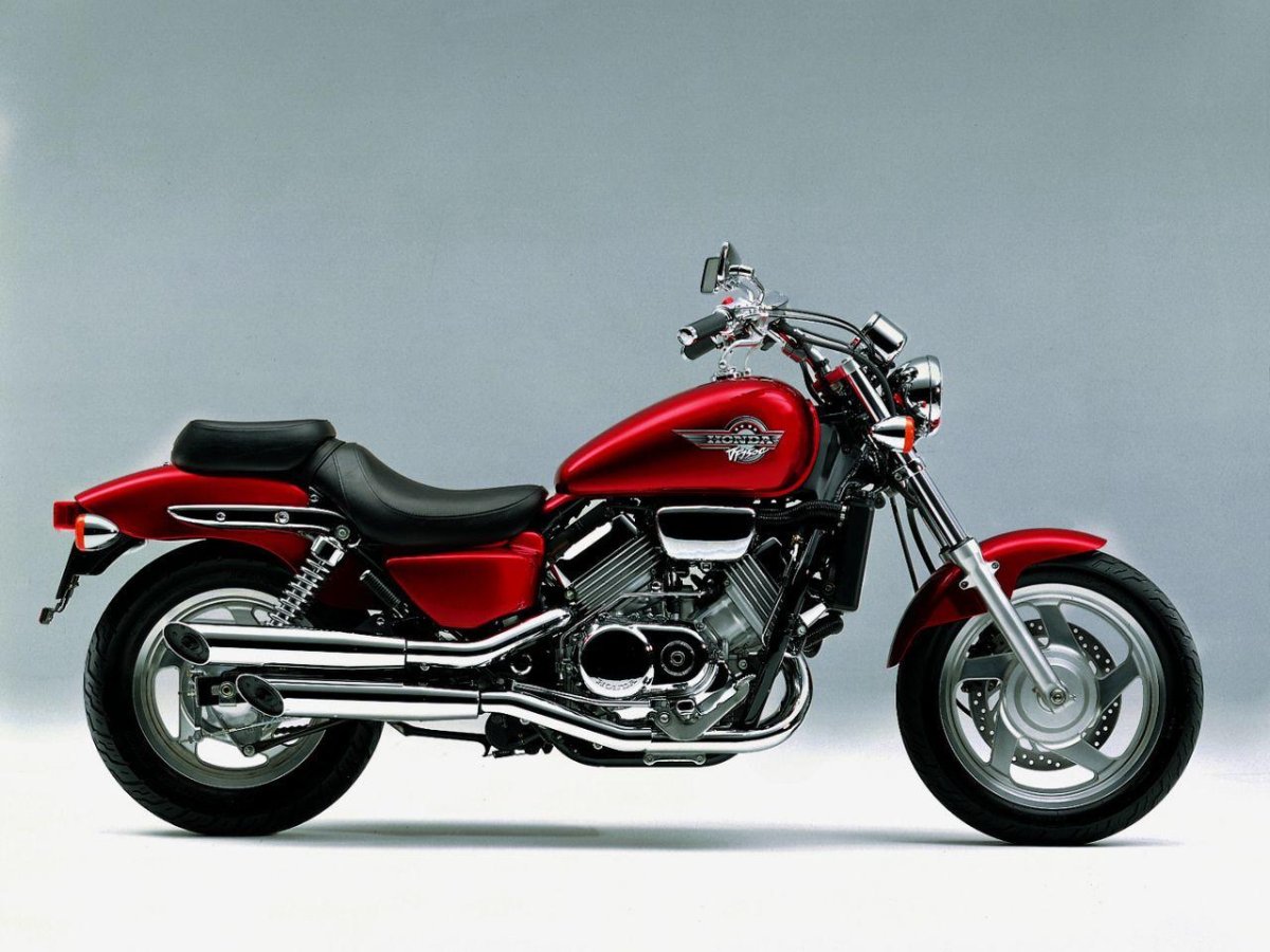 Honda Magna 750 v45