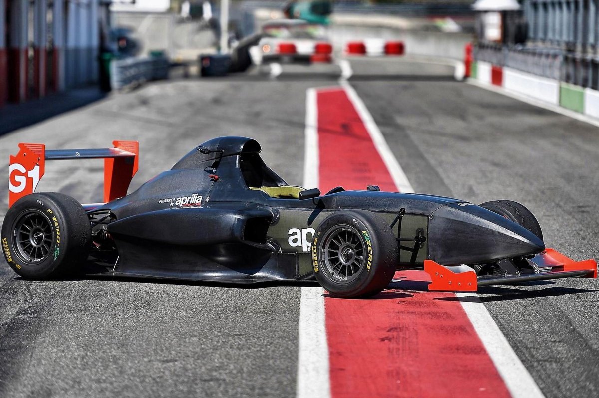 Двухместный гоночный Болид