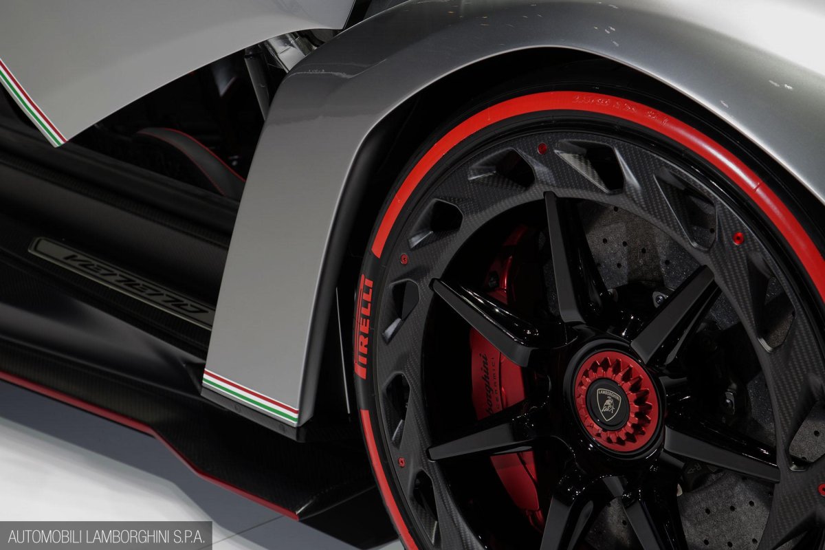 Суперкар Lamborghini Veneno