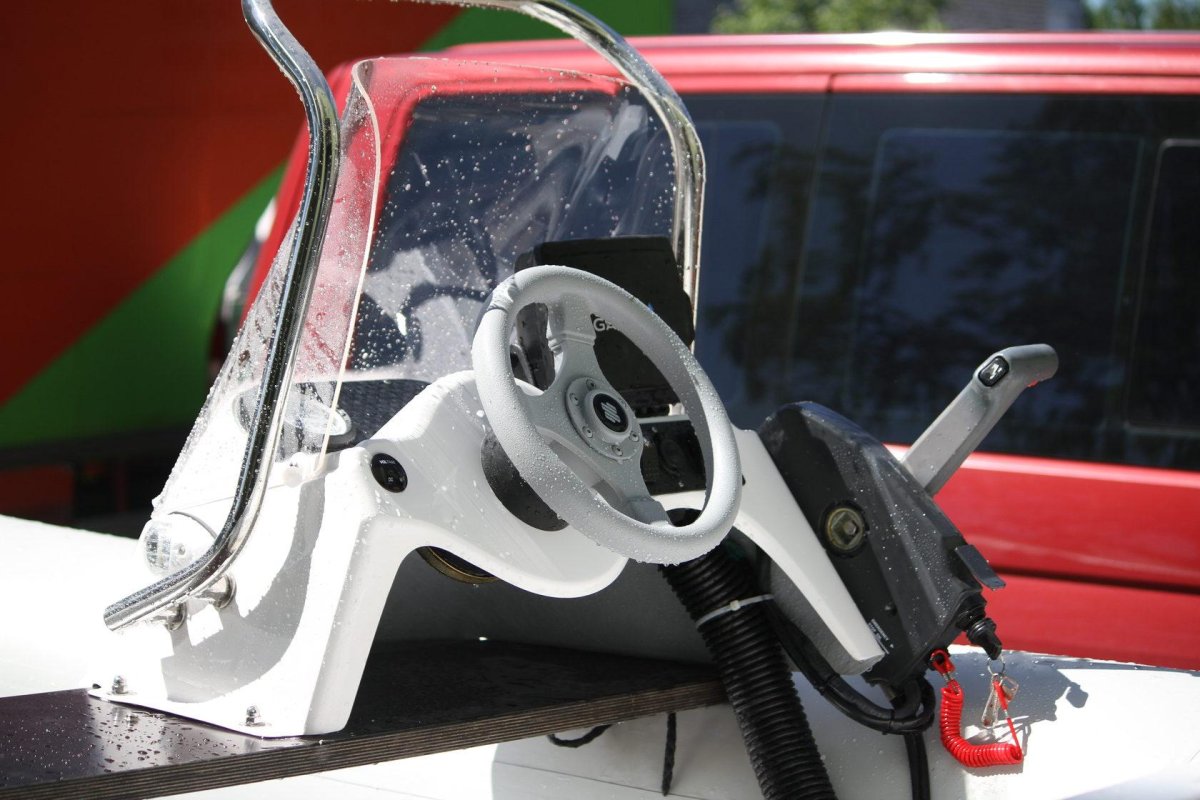 Рулевая консоль стеклопластик