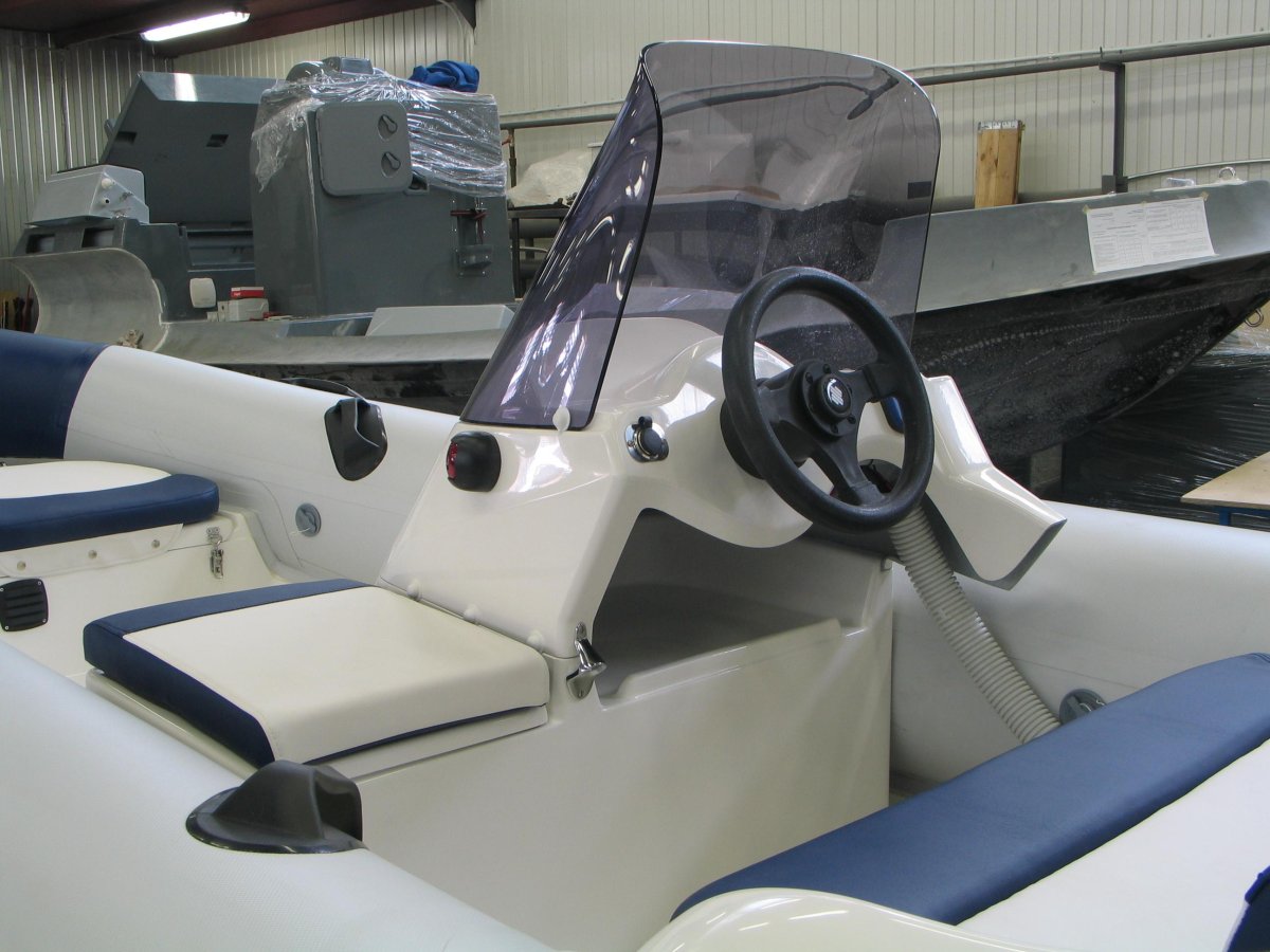 РИБ Буревестник 410