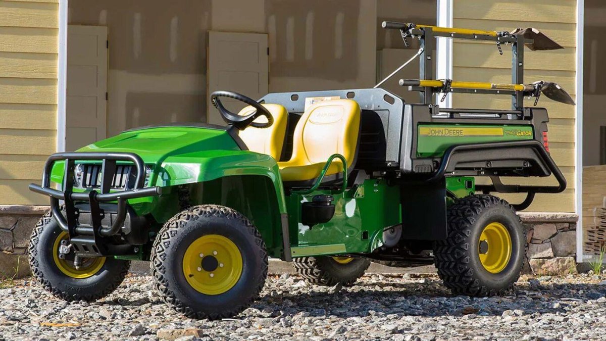 John Deere Gator