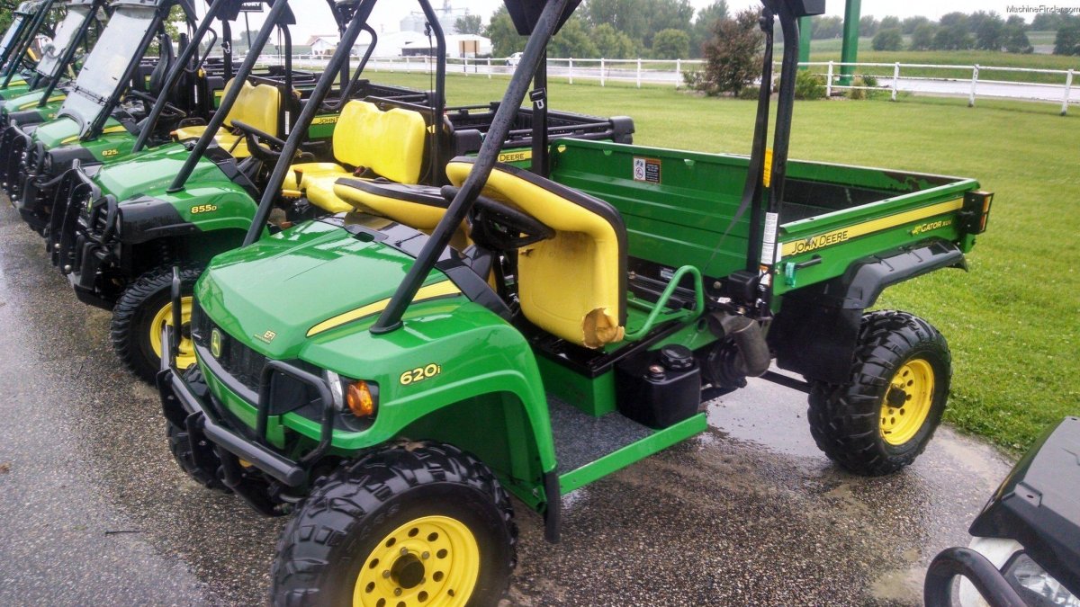 John Deere Gator UTV