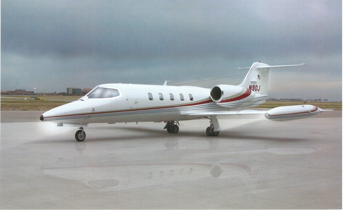 Самолет Learjet 35