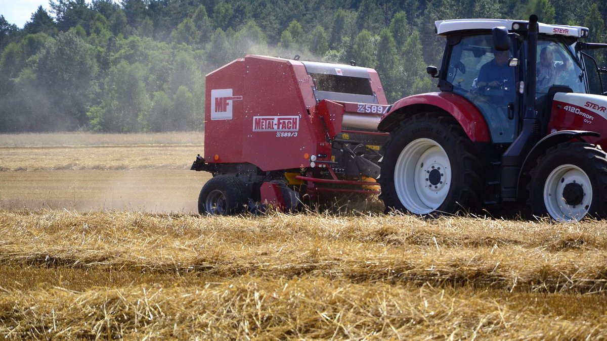 Пресс-подборщик Metal-fach z589/2