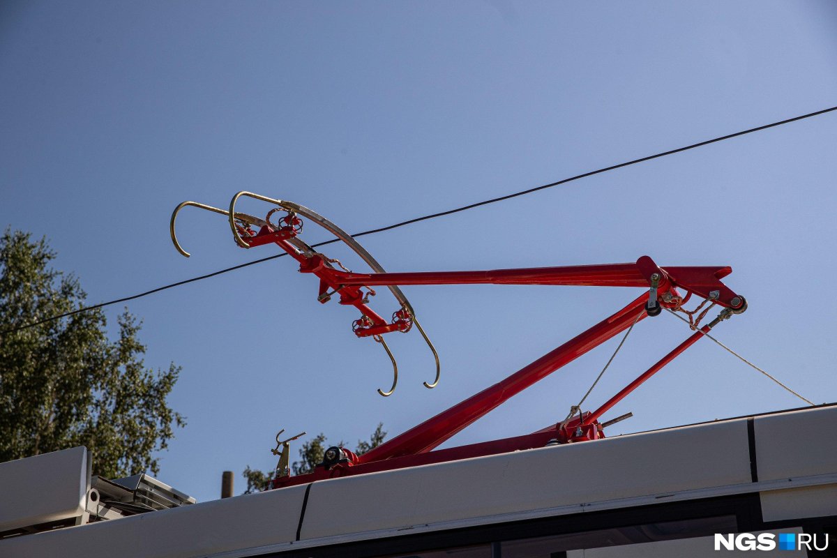 Полупантограф