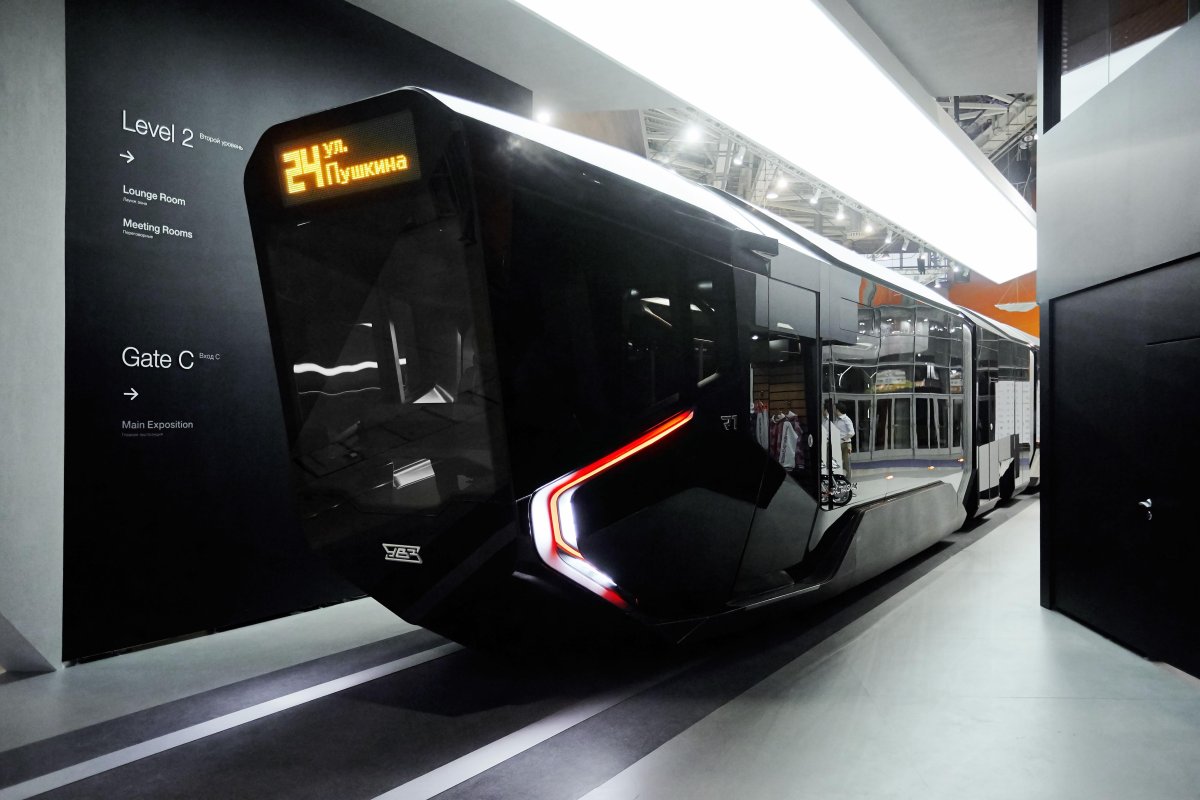 Трамвай УВЗ r1