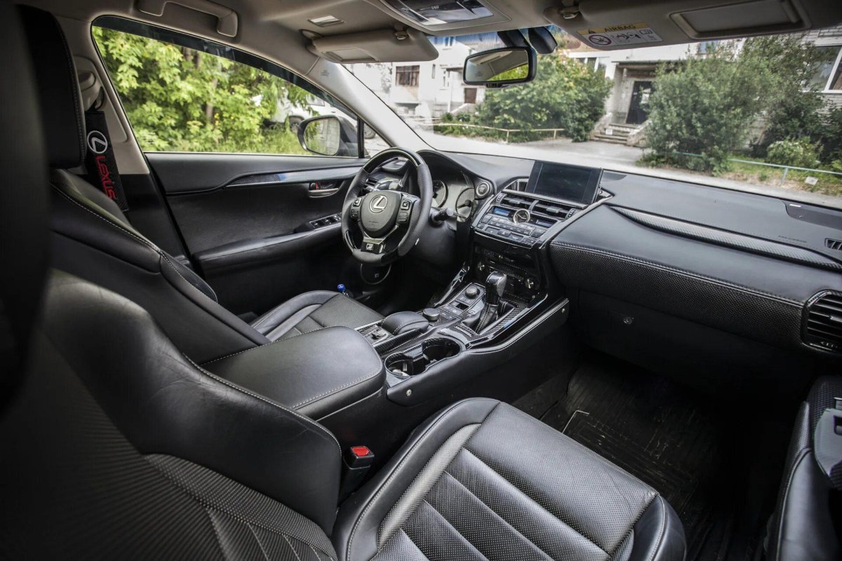 Лексус NX 300 салон