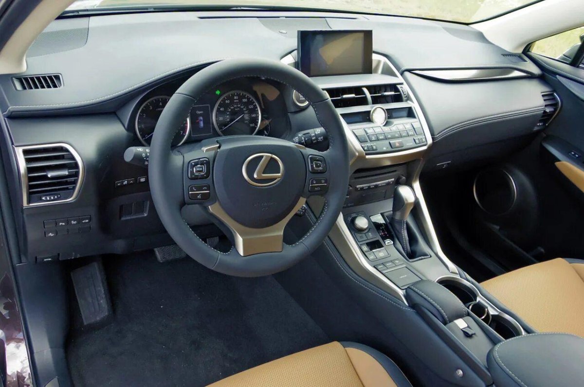 Лексус NX 200 салон