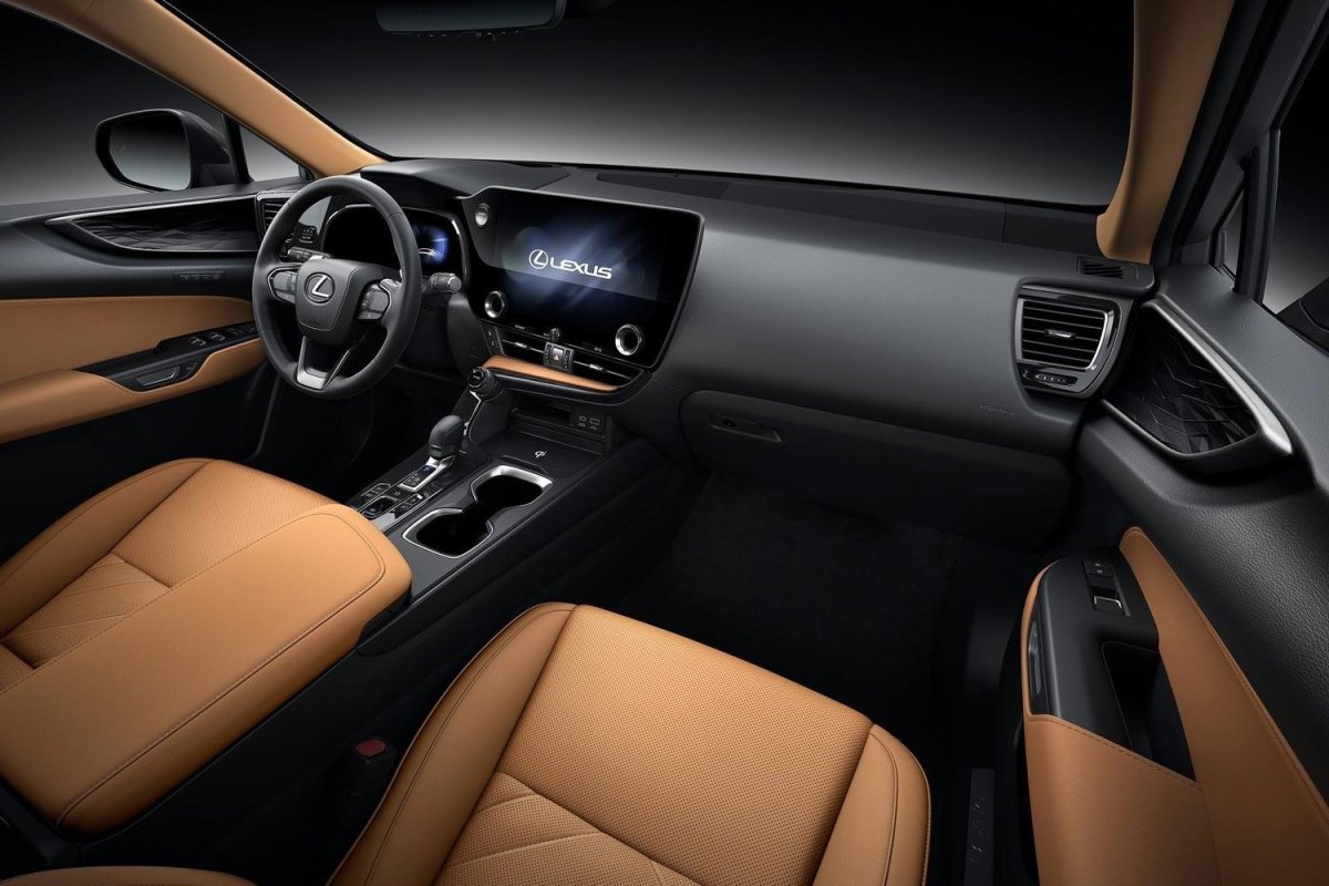 Lexus NX 2022 салон