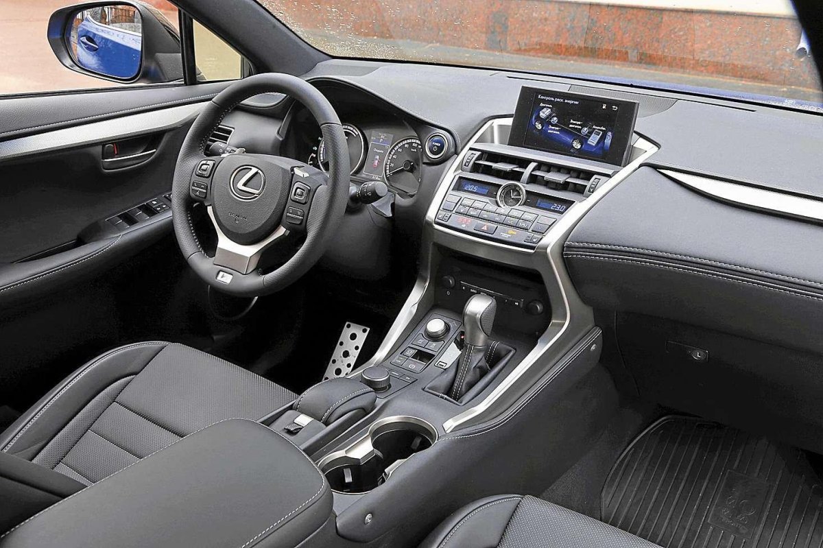 Lexus NX 300h Interior