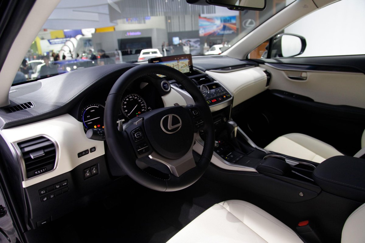 Lexus NX 300 салон