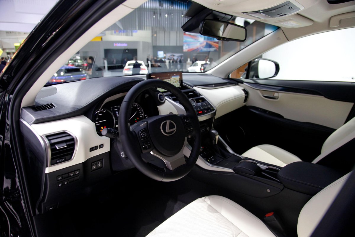 Lexus NX 300 салон