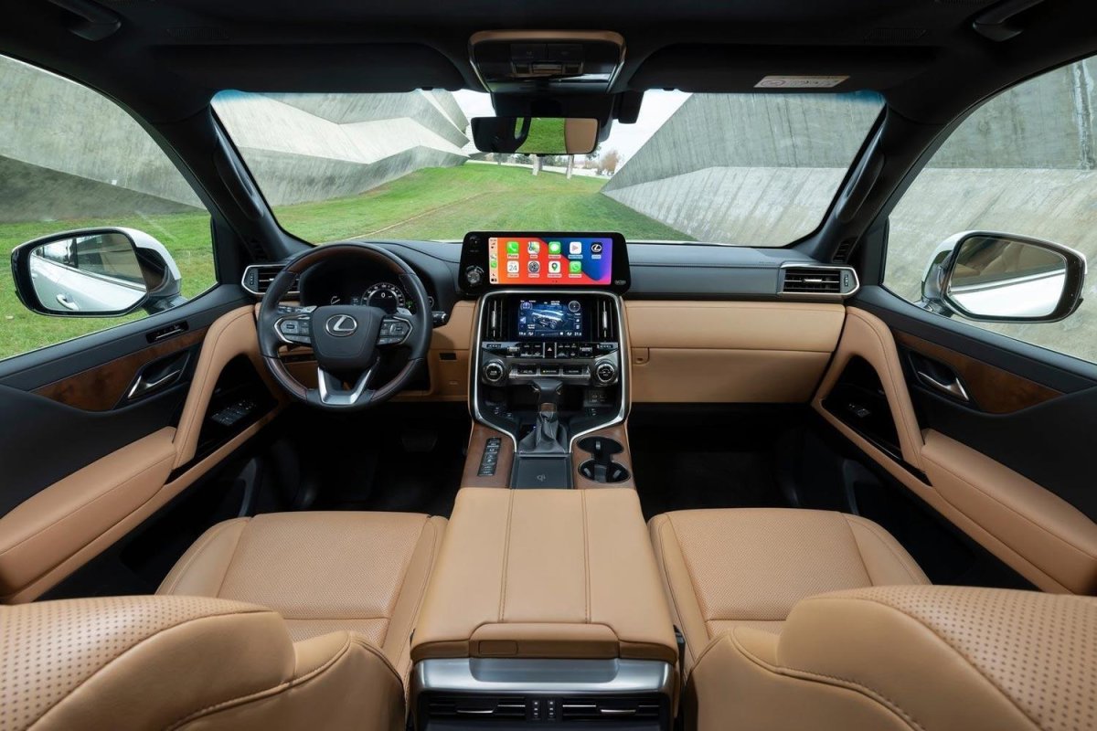 Lexus LX 600 2022 салон